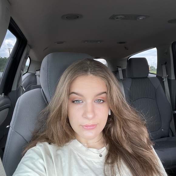 Meet your Posher, Maddie - Picture 1 of 1